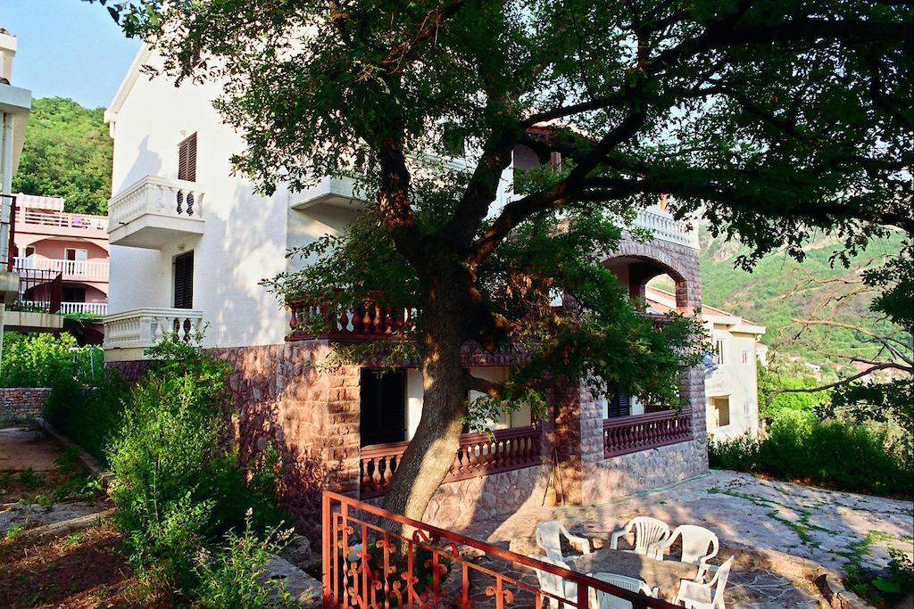 Villa Sara Guesthouse 스베티스테판 외부 사진