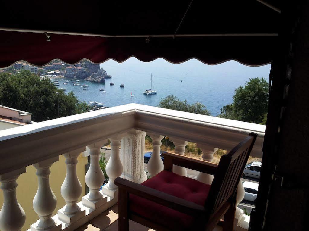 Villa Sara Guesthouse 스베티스테판 외부 사진